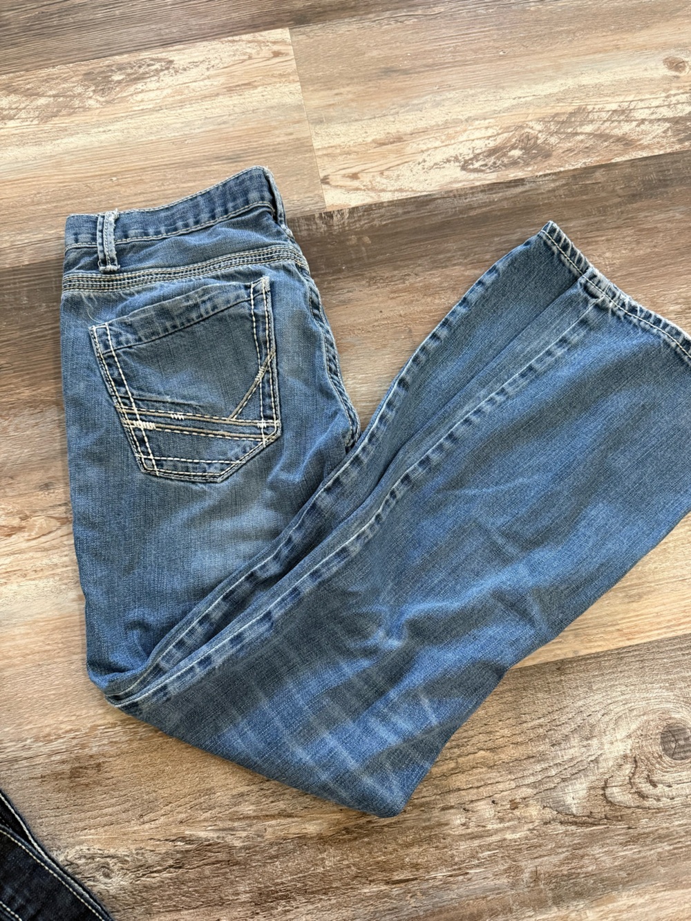 Men's BKE Aiden Bootcut Jeans in Medium Blue with Contrast Stitching 32L